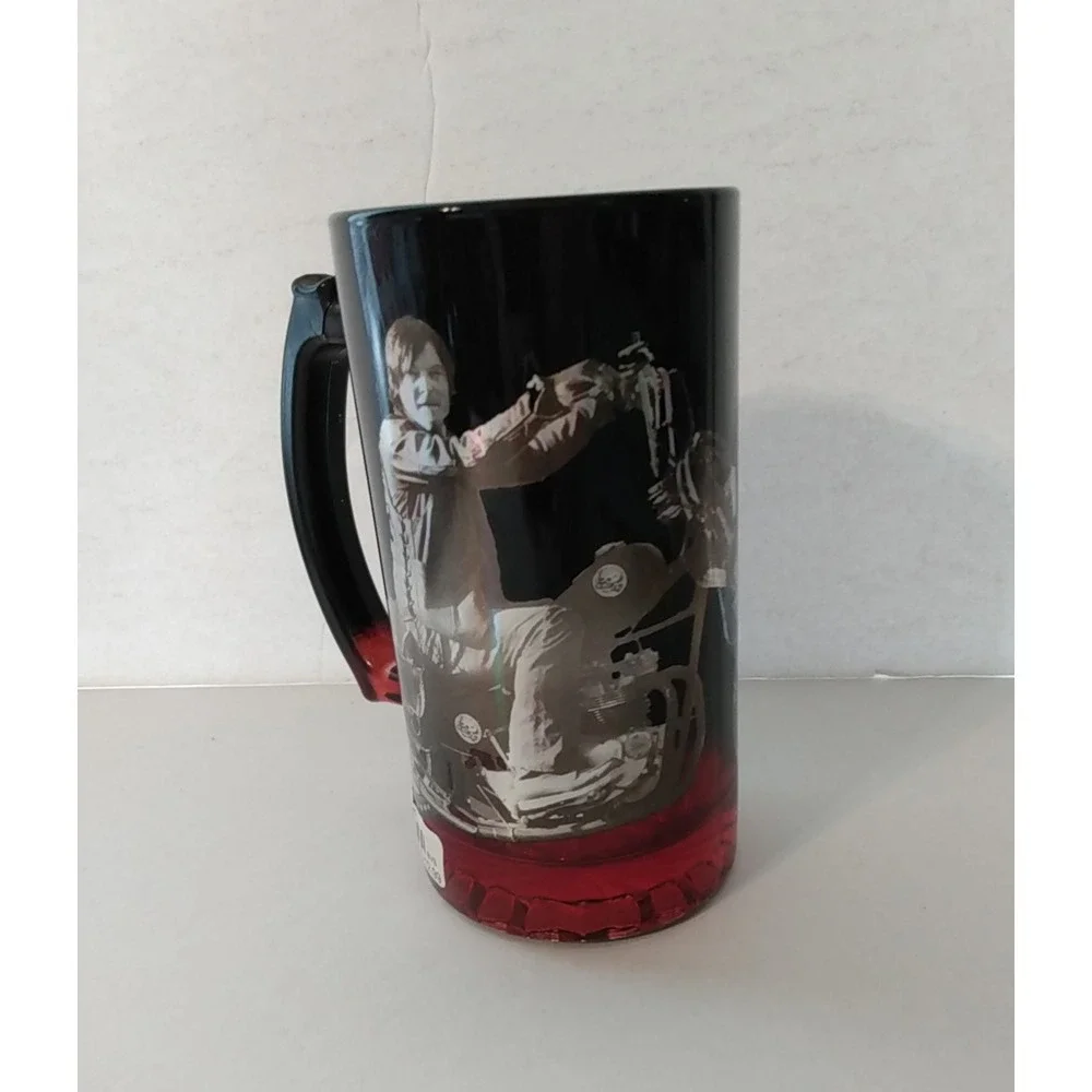 The Walking Dead Daryl Dixon AMC 2014 Black Red Fade Foil Beer Mug Stein 6